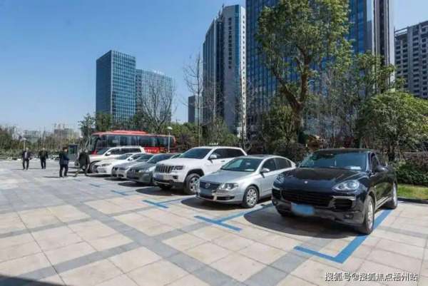 高效智能停车场承包方案，提供安全、便捷的停车服务，优化空间利用，降低运营成本。
