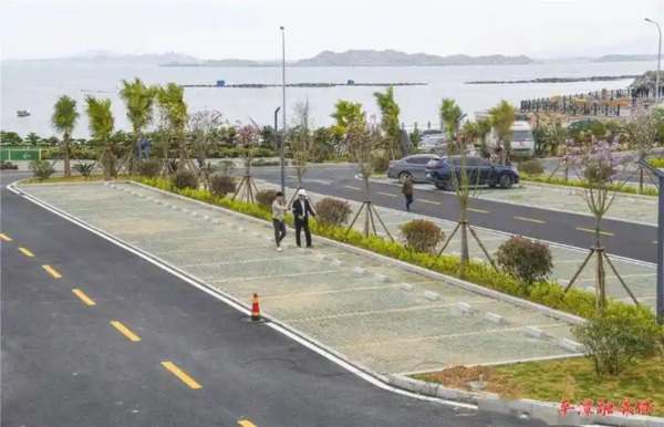 广州东站附近停车场众多，包括东站广场地下停车场、宜家家居停车场等，提供便捷停车服务。