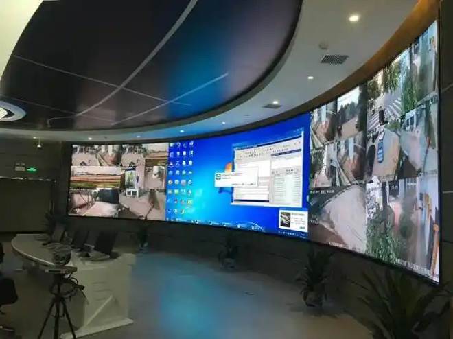 电子围栏系统，高科技安防，通过电子脉冲围栏，有效防止非法入侵，保障区域安全。