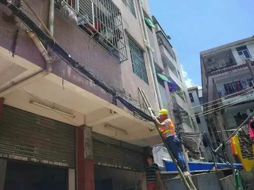 智能低压电力监控系统，高效优化电力管理，确保稳定运行，维护简便。
