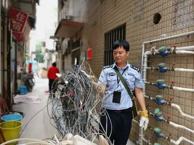 智能电缆防盗监控系统，利用高科技手段，实时监测电缆安全，有效预防盗窃行为。