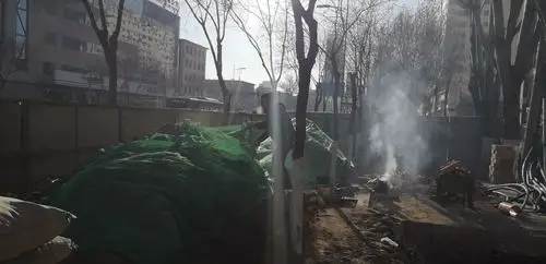 智能化弱电间地面布线系统，高效集成通信、网络、安全监控，实现智能建筑内部信息高速传输。