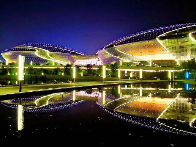 中国建筑安建民，资深建筑师，擅长现代设计，作品遍布全国，致力于绿色建筑。
