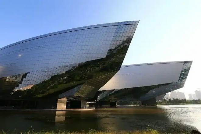 佛山城市规划管理：优化城市布局，提升居住品质，促进经济发展，保护文化遗产，实现可持续发展。
