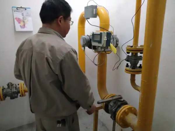 厂用空气净化器，高效去除粉尘、异味，保障员工健康，提升生产环境质量。
