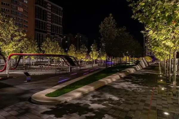 智能照明与智能建筑协同，实现节能、便捷控制，提升居住舒适度和安全性。